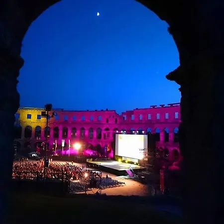 Karoca * Pula