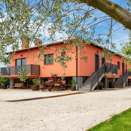 Karoca Apartman *